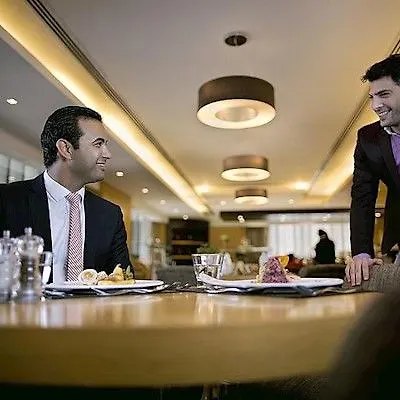 Hala Arjaan By Rotana, Deluxe Hotel Apartments Abou Dabi Émirats arabes unis